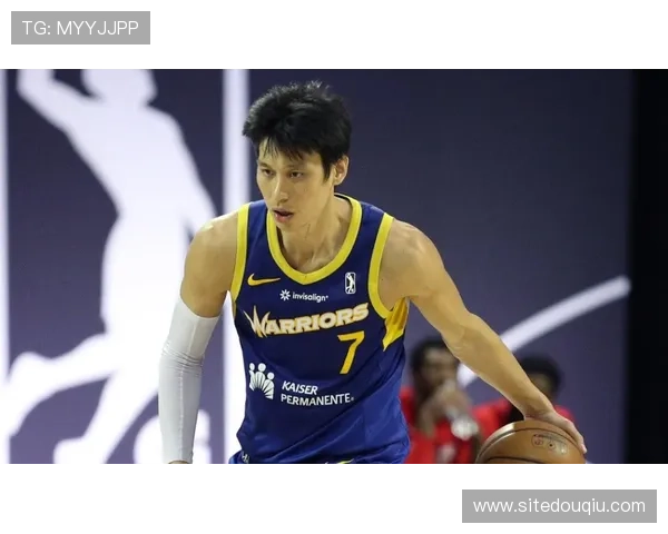 免费下载斗球直播安卓最新版，随时掌握NBA最新比赛动态和精彩瞬间